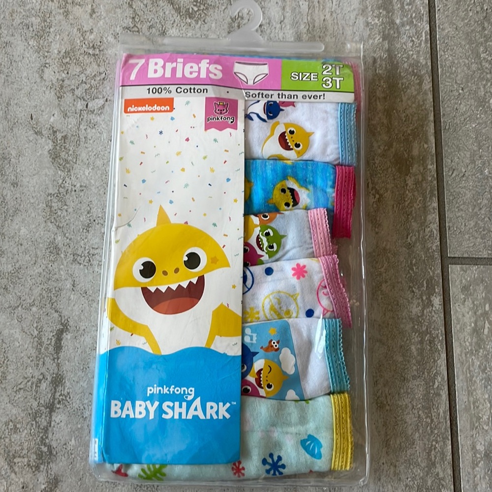 Nickelodeon 7briefs size 2T-3Tmulti colors for girls